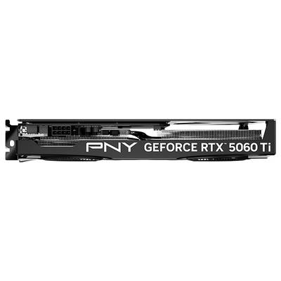 Grafikkarte 'PNY GeForce RTX 5060 Ti' in Seitenansicht. Zeigt Anschlüsse und Kühllamellenstruktur.