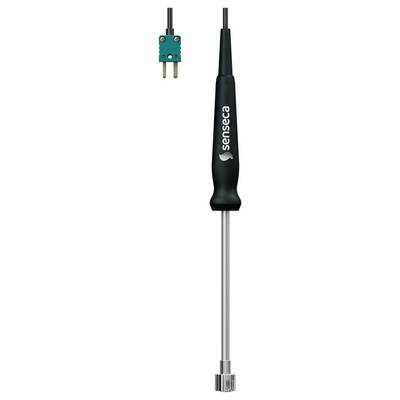 Temperatursonden-Werkzeug und Stecker. Schwarzer Griff mit langer Metallsonde, kleines grünes Steckerzubehör oben.