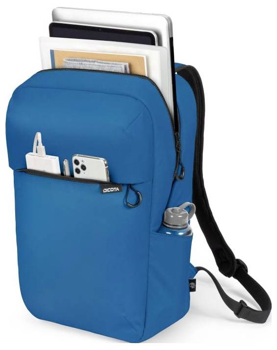 Ein blauer Rucksack mit mehreren Fächern. Er enthält ein Laptop, ein Tablet und Dokumente. Seitentasche mit einer Wasserflasche.