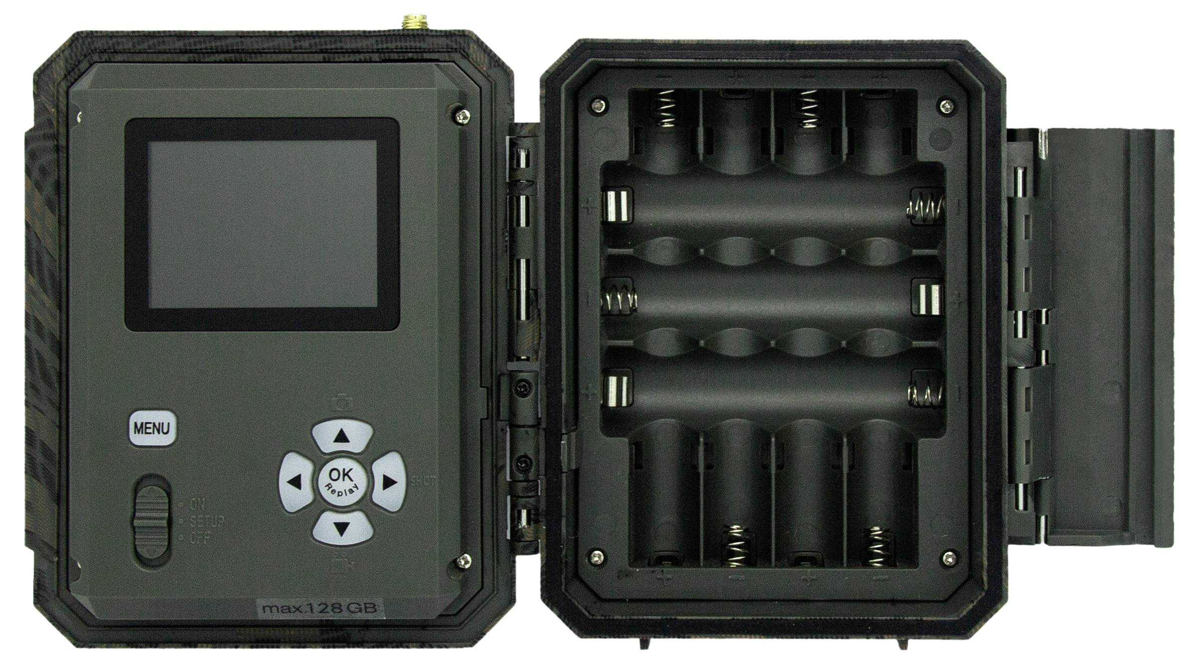 Eine geöffnete Wildkamera zeigt links einen Bildschirm und Bedienelemente, rechts das Batteriefach mit leeren Steckplätzen für Batterien.