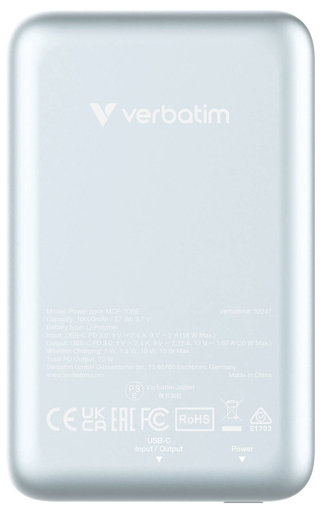 Externe Festplatte von Verbatim, silbernes Gehäuse, zeigt technische Kennzeichnungen und Zertifizierungssymbole auf der Rückseite.