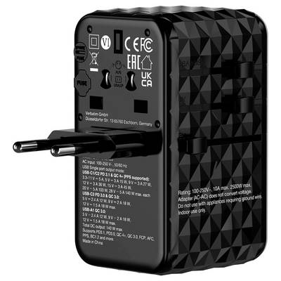 'Schwarz glänzender Universal-Adapter mit Steckdosenanschluss und mehreren Zertifizierungslogos. Hergestellt von Vertriebsm GmbH, Düsseldorf.'