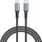 Zwei geflochtene Kabel mit USB-C- und Lightning-Steckern, geeignet für Lade- und Datenübertragungszwecke, beide von Verbatim.