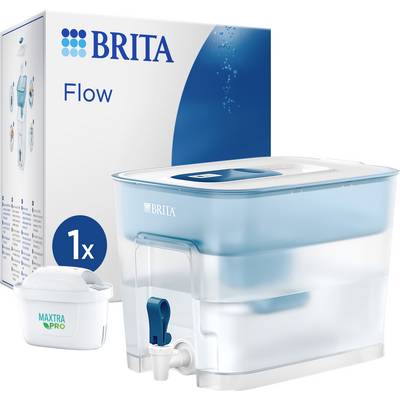 Wasserfilterkanne 'Brita Flow' mit blauem Deckel und Zapfhahn, neben Filterkartusche, vor einer Verpackung mit Produktinformationen.