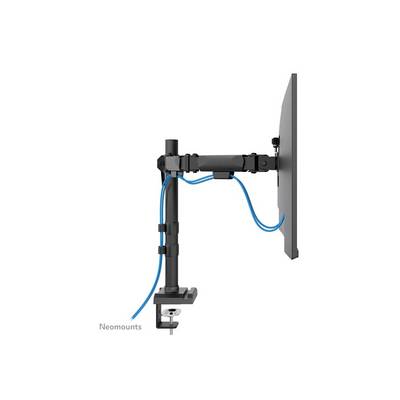 Ein schwarzer Monitorarm von Neomounts mit Kabelmanagement hält einen Bildschirm seitlich. Geeignet für platzsparende Schreibtischlösungen.
