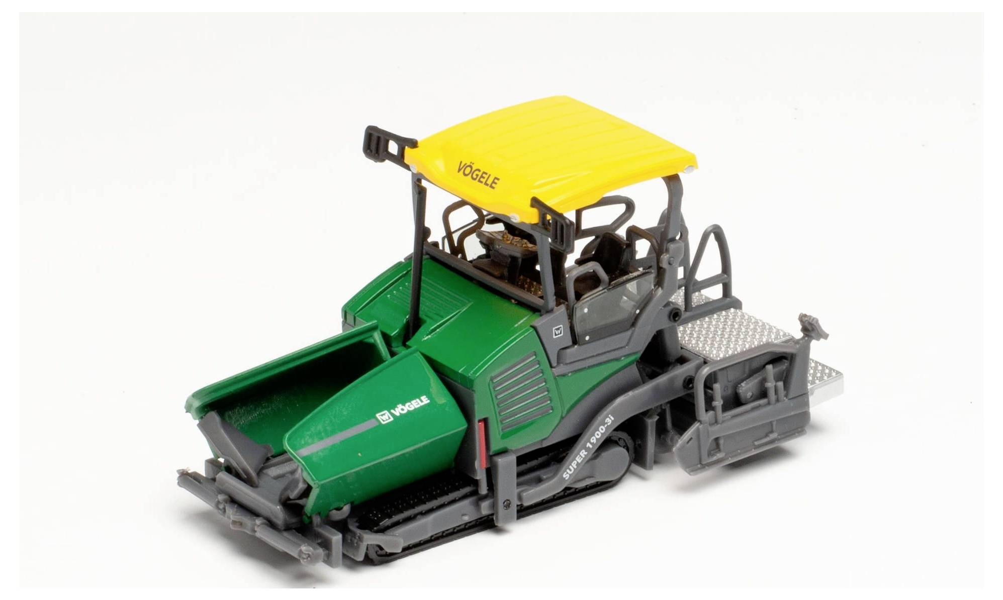 Ein Modell eines grün und gelben Straßenfertigers mit 'Vögele' auf der Front, das detaillierte Maschinenteile und eine strukturierte Plattform aufweist.