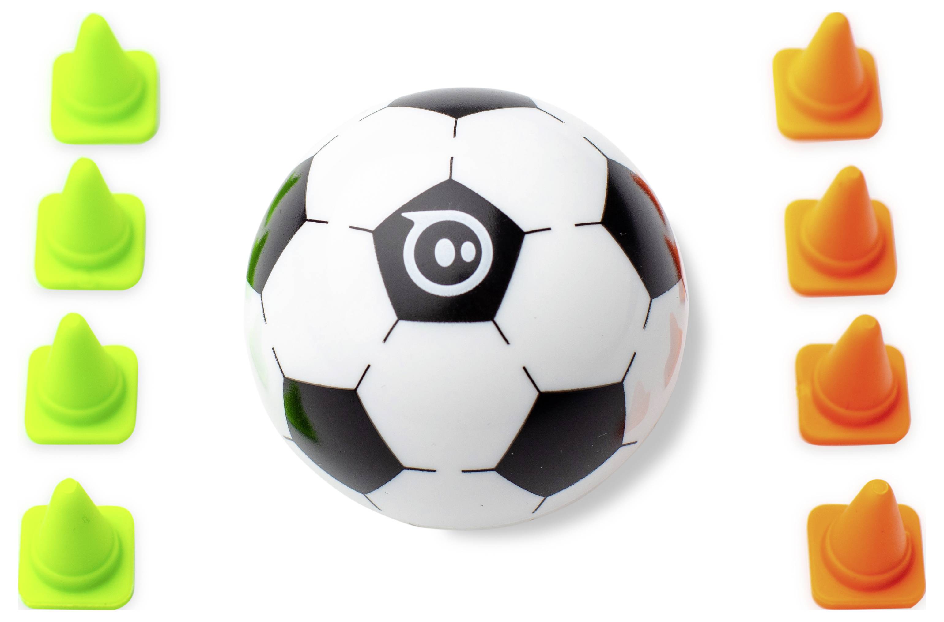 Ein schwarzer und weißer Fußball liegt in der Mitte, umgeben von grünen und orangefarbenen Kegeln, die in einer geraden Linie stehen.