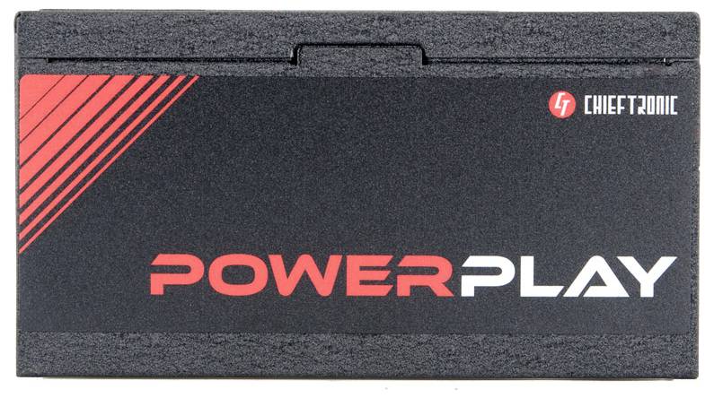 Schwarzes Etui mit roten Streifen und der Aufschrift 'Powerplay'. Logo in der Ecke oben rechts.