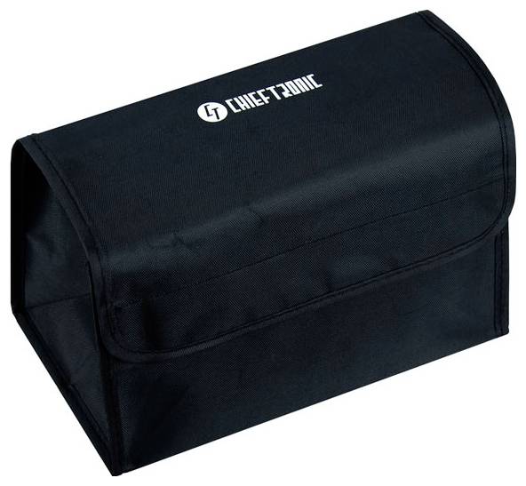 Eine schwarze, rechteckige Tasche mit dem weißen Logo 'Chieftronic' darauf.