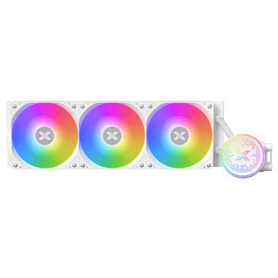 Weiße Flüssigkeitskühlung mit drei RGB-Lüftern. Rechts befindet sich die runde Pumpe mit beleuchtetem Logo.