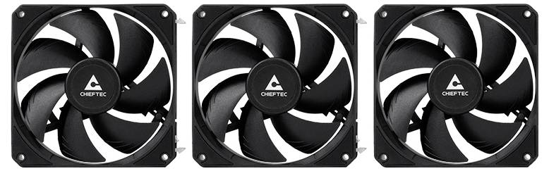 'Drei schwarze Gehäuselüfter der Marke Chieftec, ausgerichtet nebeneinander.'