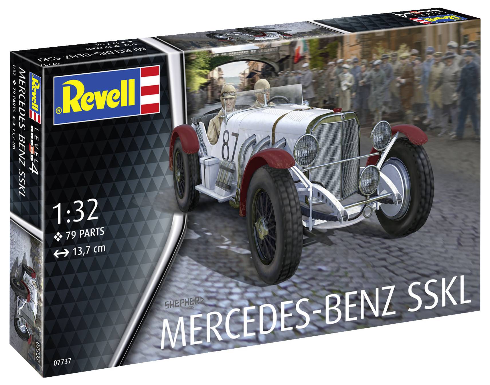 Modellbausatzverpackung mit Bild eines historischen Mercedes-Benz SSKL Rennwagens. Enthält 79 Teile im Maßstab 1:32.