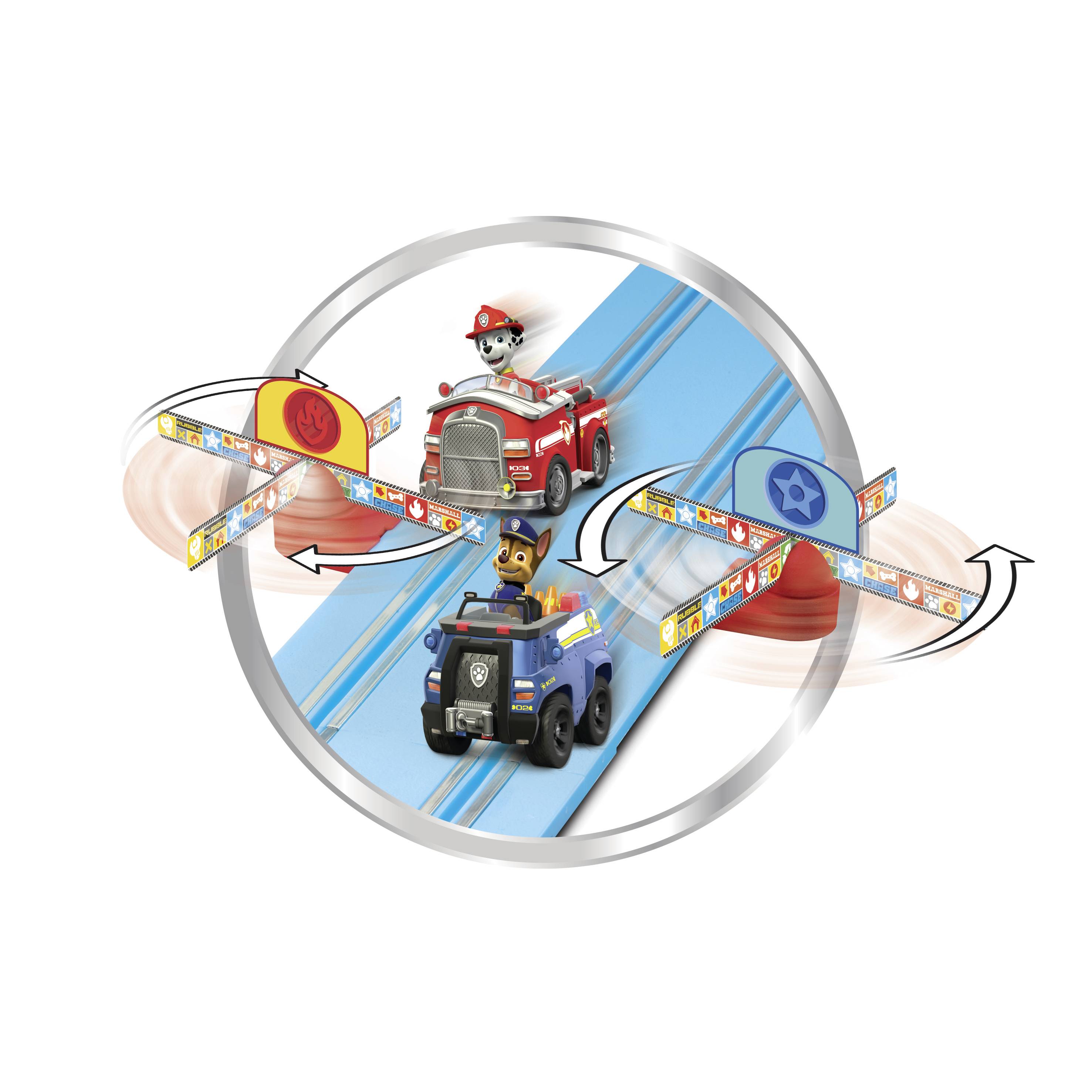 Zwei Paw Patrol-Fahrzeuge mit Figuren auf einer blauen Rennstrecke, umgeben von rotierenden Beschleunigern mit Symbolen.