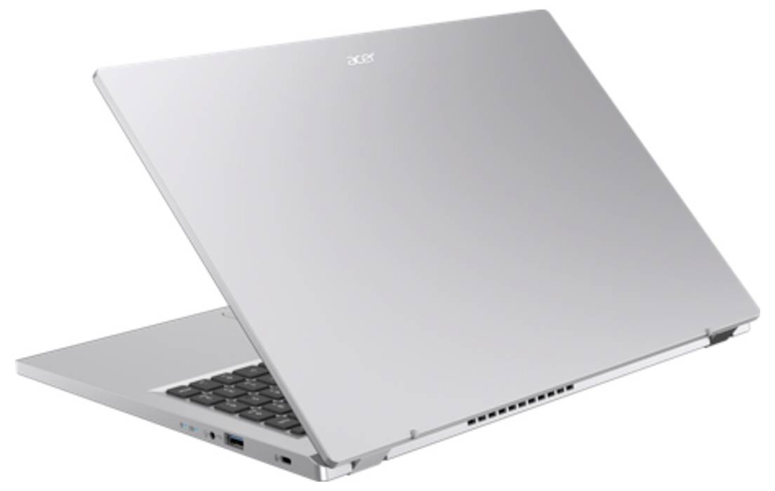 Silberner Laptop teilweise zugeklappt, von hinten betrachtet. Tastatur und seitliche Anschlüsse sichtbar. Markenlogo auf der Oberseite.