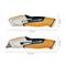 'Fiskars Pro' Universalmesser, Länge 17,7 cm und 18,8 cm, Höhe 4,6 cm. Zeigt geöffneten und geschlossenen Zustand.