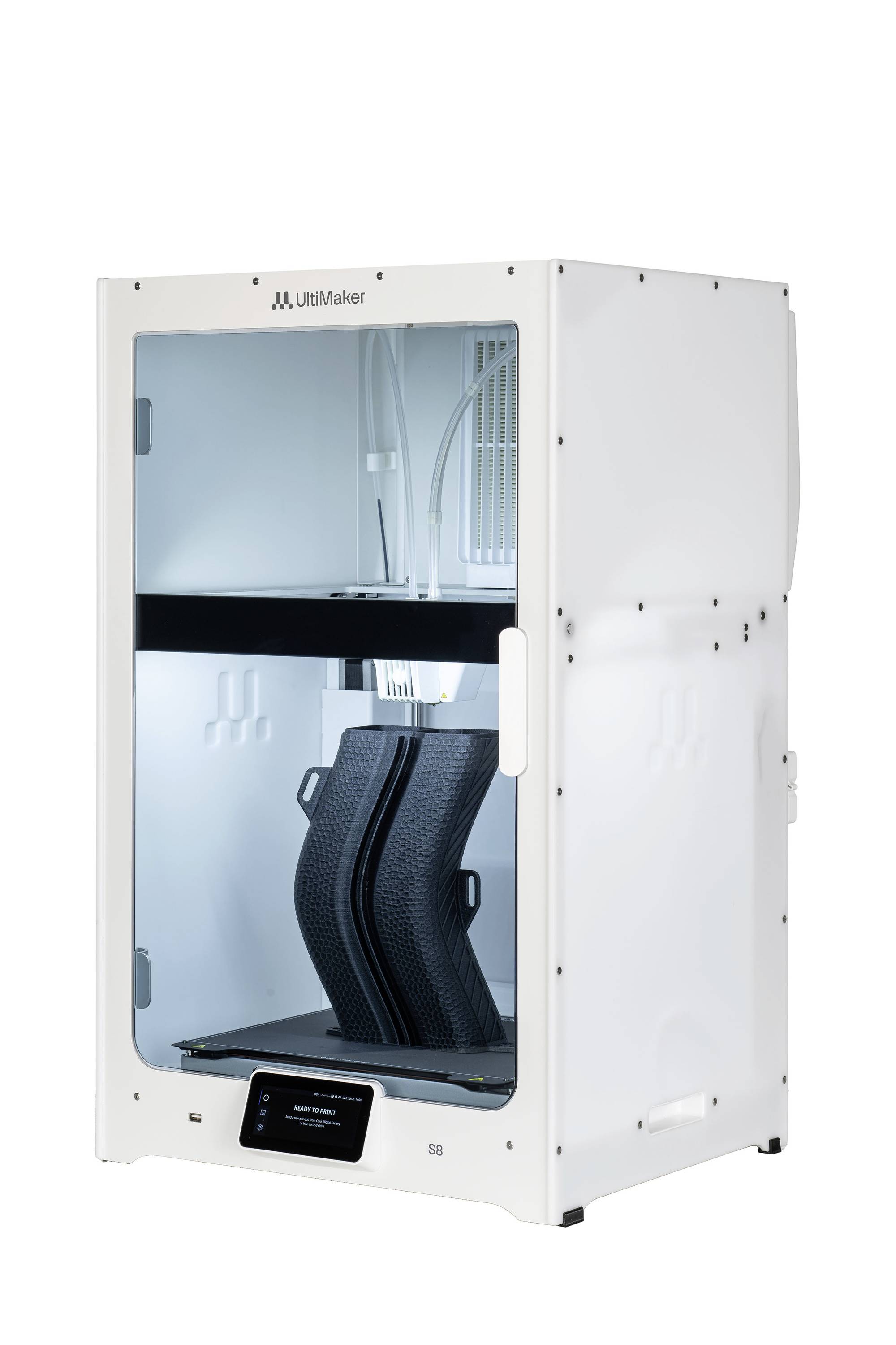 Ein 3D-Drucker druckt schwarze, rutschfeste Schläuche in einem geschlossenen Gehäuse. Ein leuchtendes Bedienfeld zeigt Druckparameter an.