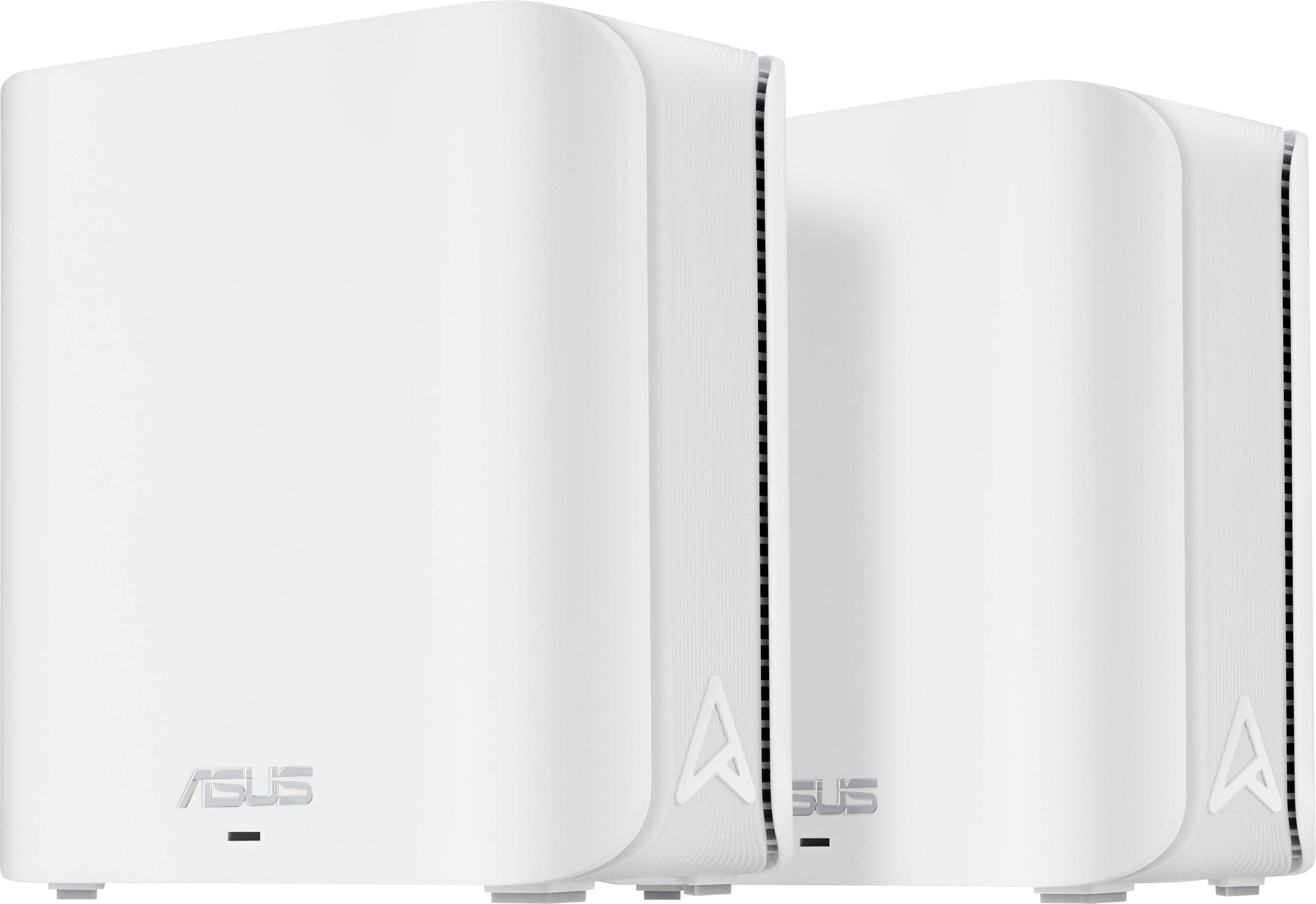 Zwei weiße ASUS WLAN-Router mit modernem Design, nebeneinander stehend, möglicherweise für ein Heimnetzwerk-Setup geeignet.