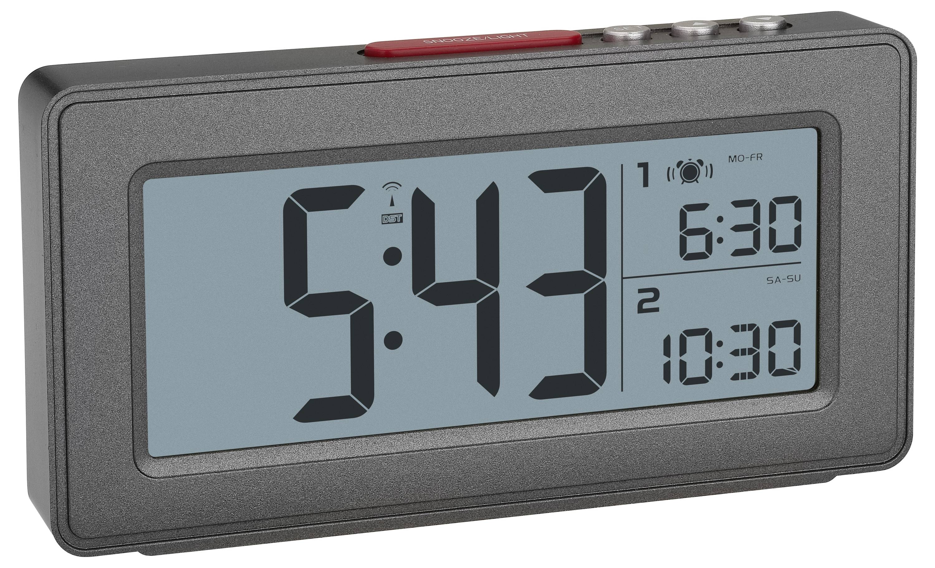 Digitaler Wecker mit großer Anzeige, zeigt 5:43 an. Zwei Weckzeiten eingestellt: 6:30 für Montag bis Freitag, 10:30 für Samstag und Sonntag.