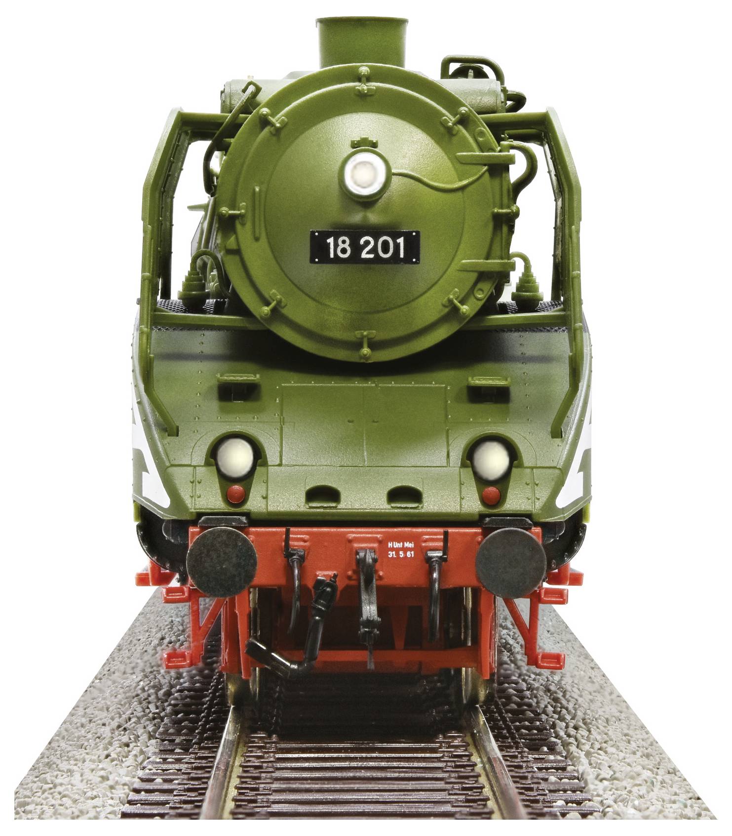 Grüne Dampflokomotive 18 201 von vorne auf einem Gleis, zeigt klassische Details und alte Technik.