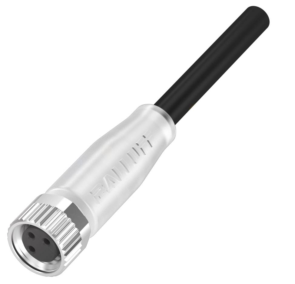 Ein silberner, zylinderförmiger Stecker mit schwarzem Kabel, vorne mit drei Löchern, vermutlich für Audio- oder Datenverbindungen.