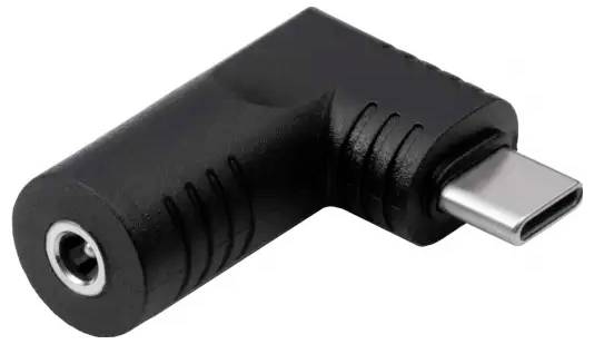 Ein schwarzer, rechtwinkliger Adapter mit USB-C-Stecker und 3,5-mm-Kopfhörerbuchse.