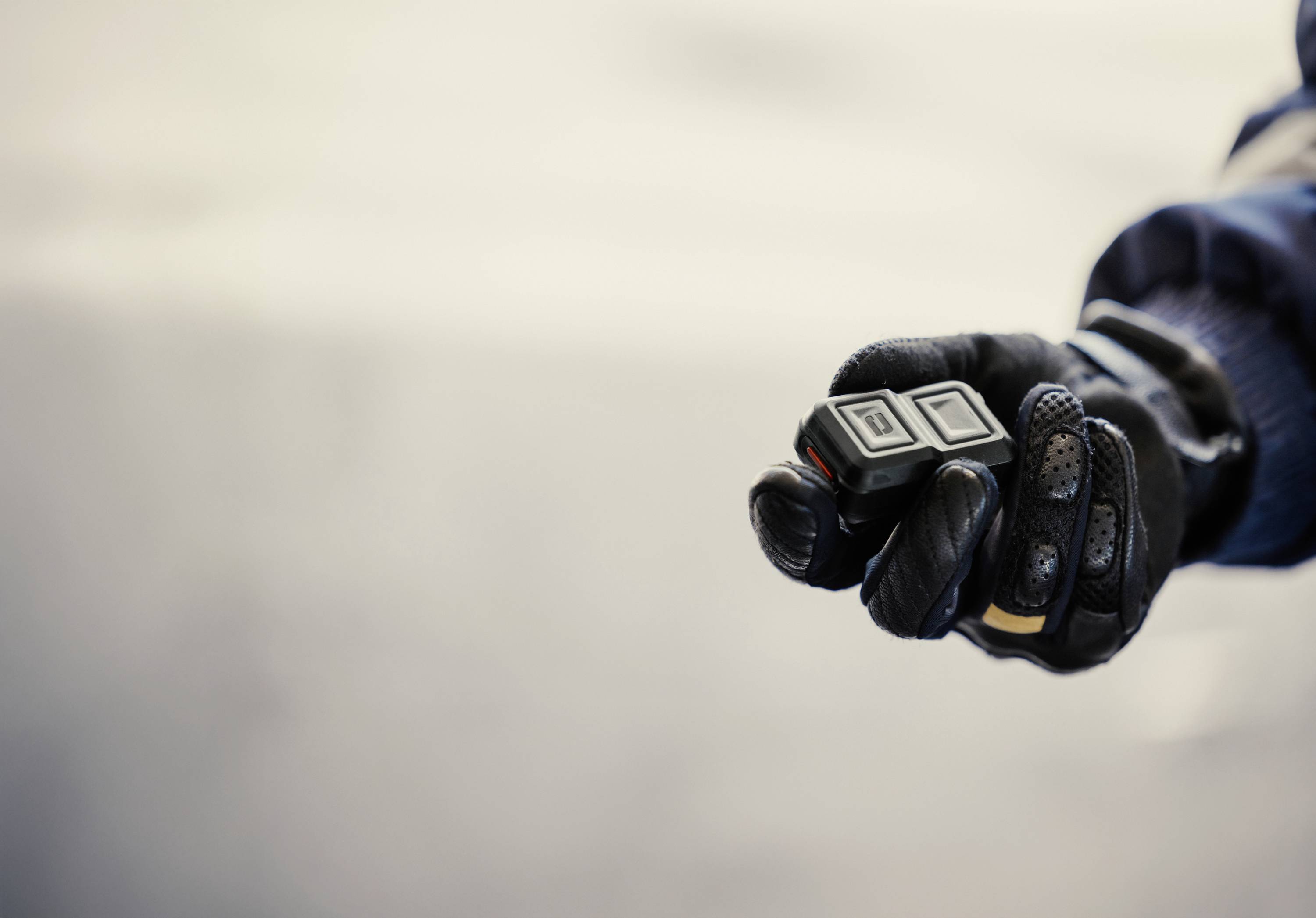 Crosscall X-Command Bluetooth- und Kabelfernbedienung Smartphone Fernbedienung Schwarz-7