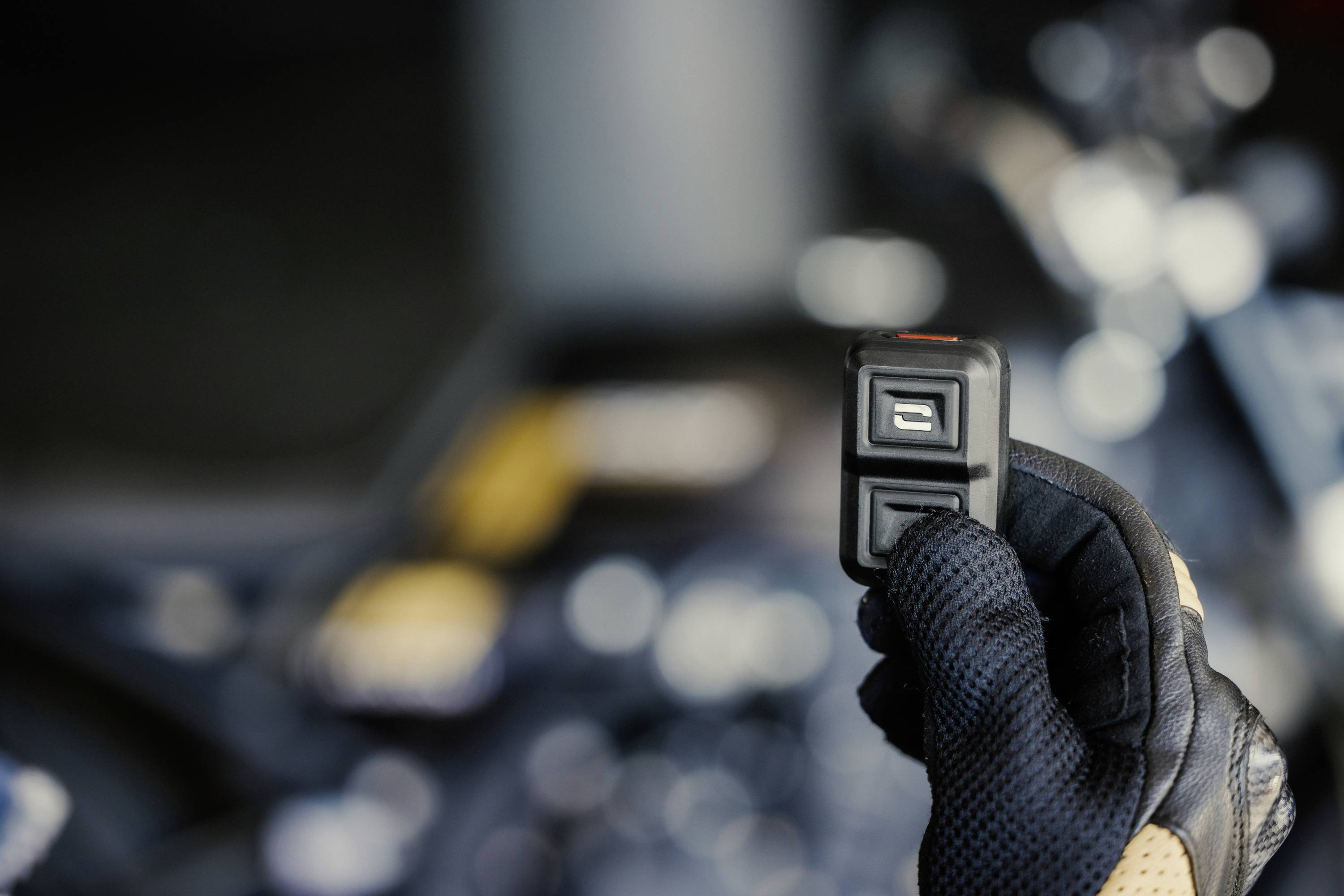 Crosscall X-Command Bluetooth- und Kabelfernbedienung Smartphone Fernbedienung Schwarz-13