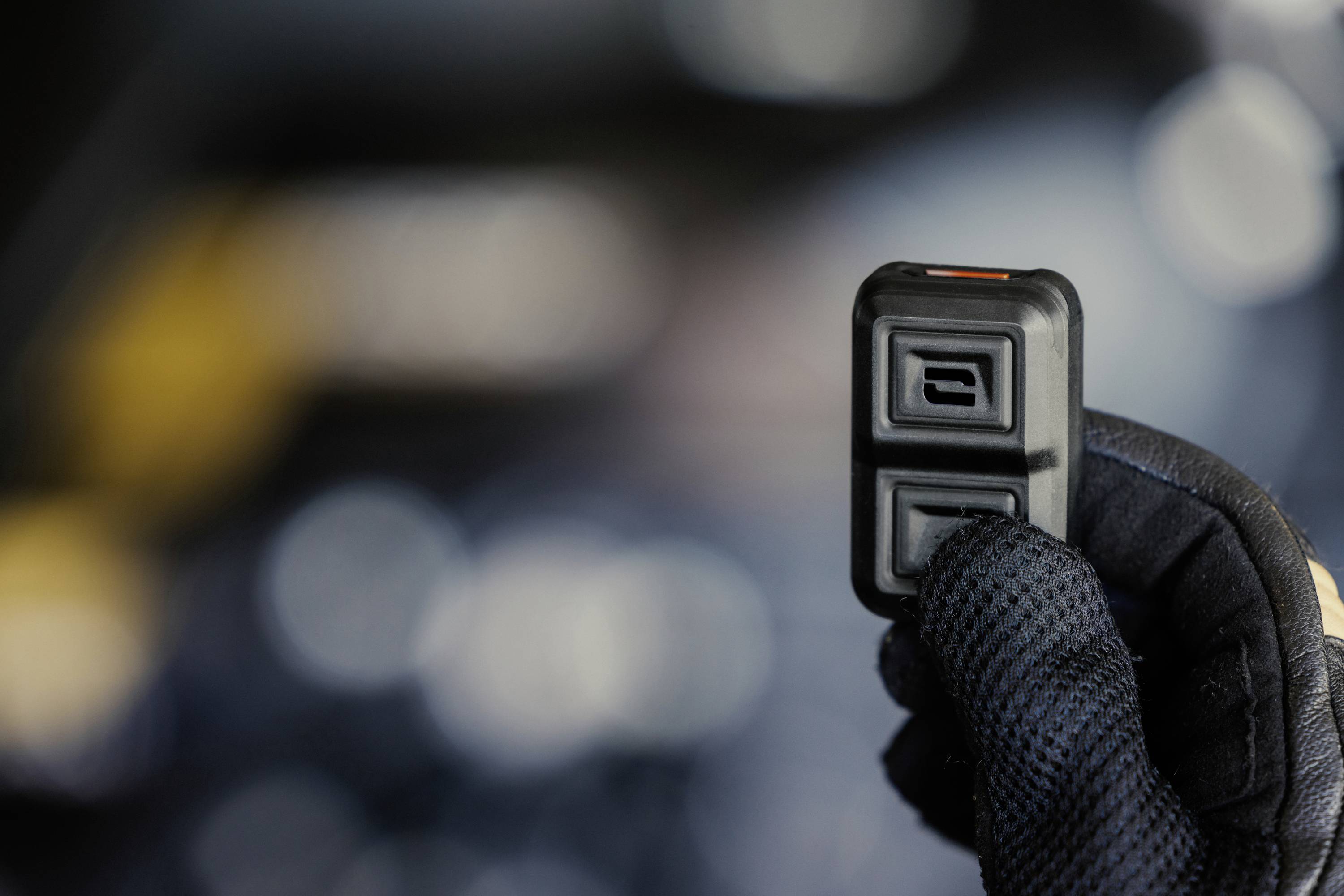 Crosscall X-Command Bluetooth- und Kabelfernbedienung Smartphone Fernbedienung Schwarz-15