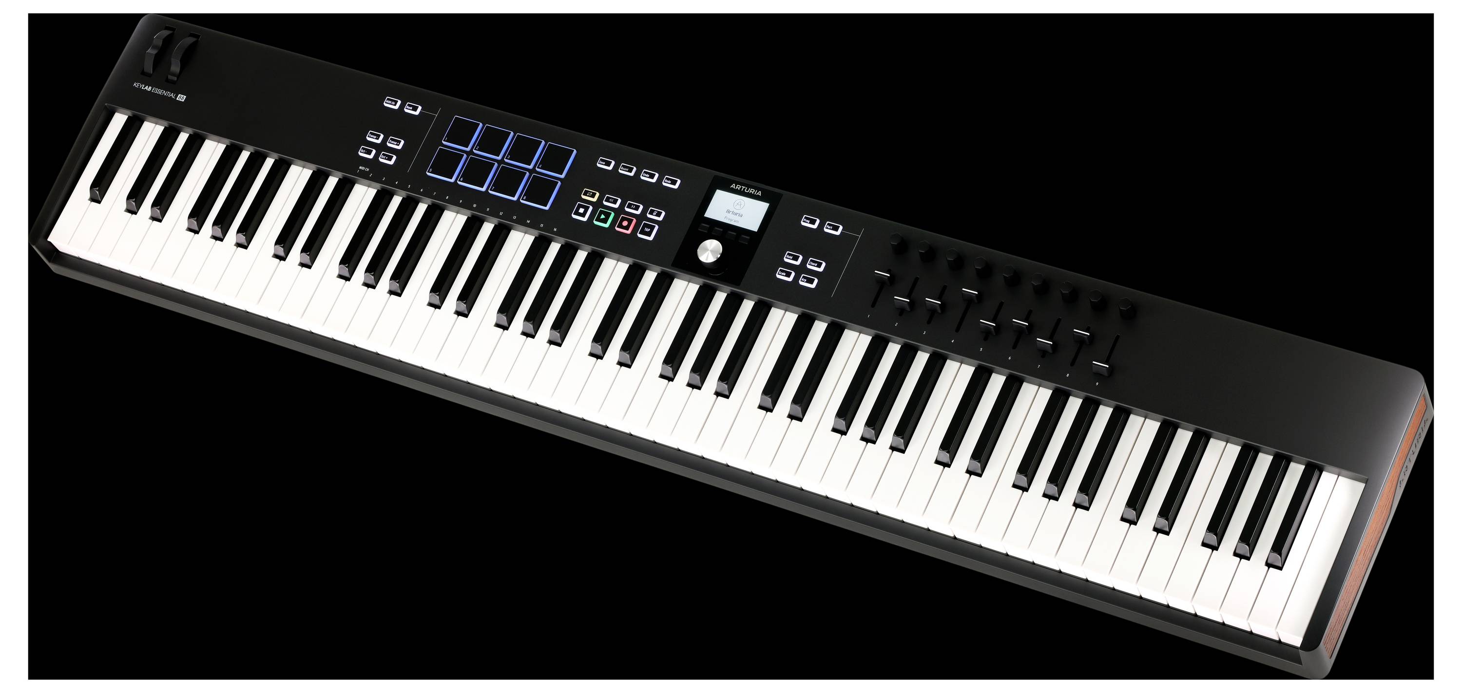Elektronisches MIDI-Keyboard mit 88 Tasten, Reglern und Pads auf schwarzem Hintergrund. Ideal für Musikproduktion.