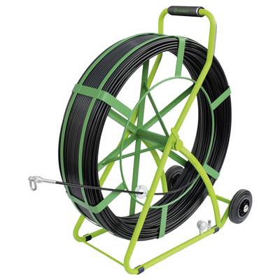 Grüne und schwarze Kabeltrommel auf einem Rollgestell, verwendet zum Auslegen und Aufwickeln von langen Kabeln oder Drähten.