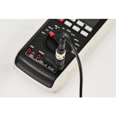 Ein digitales Multimeter mit eingesteckter Messspitze, eingestellt zur Strommessung. Der Drehschalter ist auf den 10A-Bereich eingestellt, was eine Messung hoher Stromstärke anzeigt.