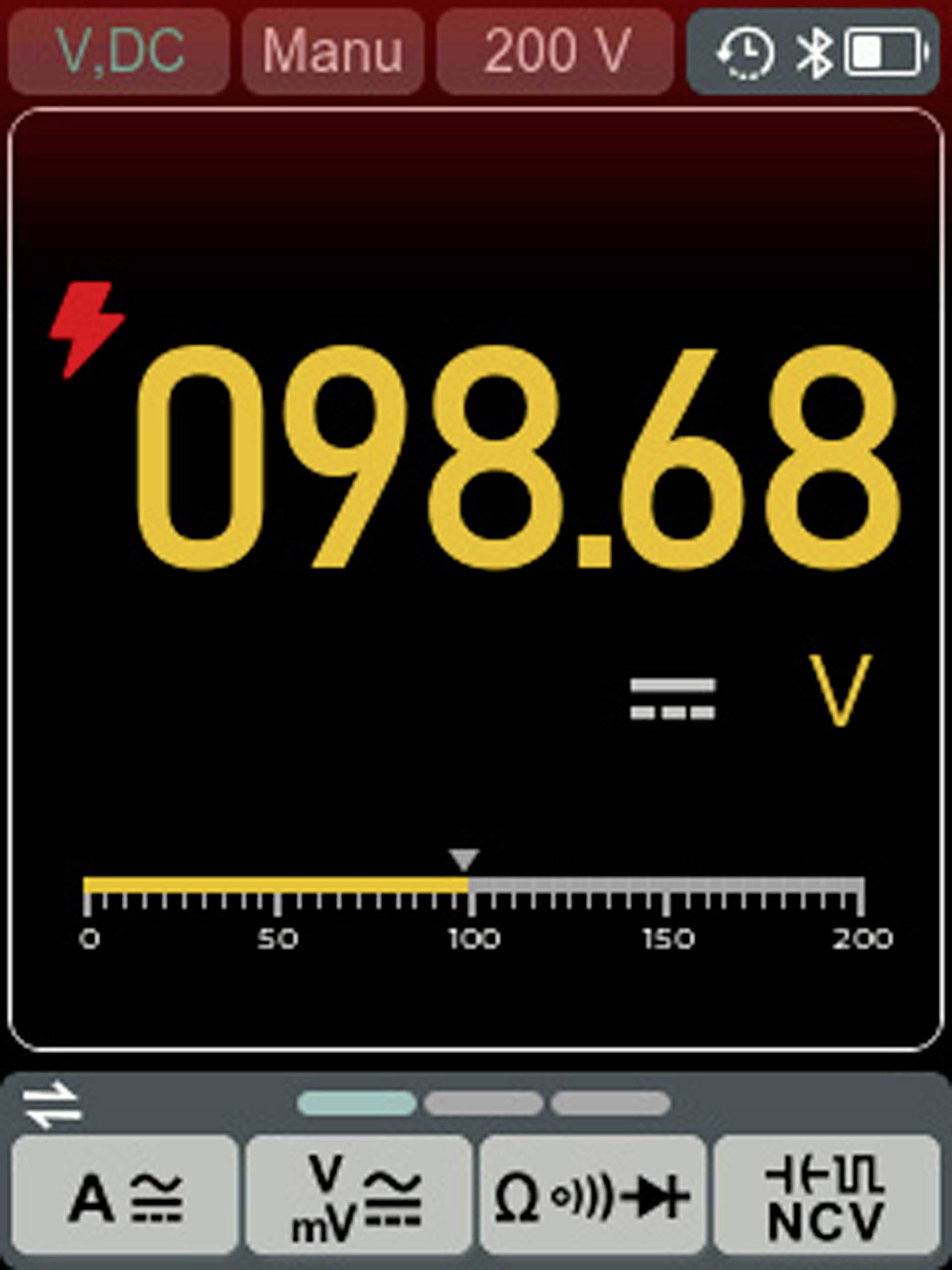 Ein digitales Multimeter-Display zeigt '98,68 V' in großen gelben Zahlen, die die Spannung in V anzeigen, mit einem Wahlschalter, der die 100 markiert.