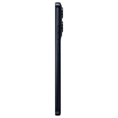 Ein grünes Smartphone mit dualen Rückfahrkameras und dem zentriert positionierten Motorola-Logo auf der Rückseite.