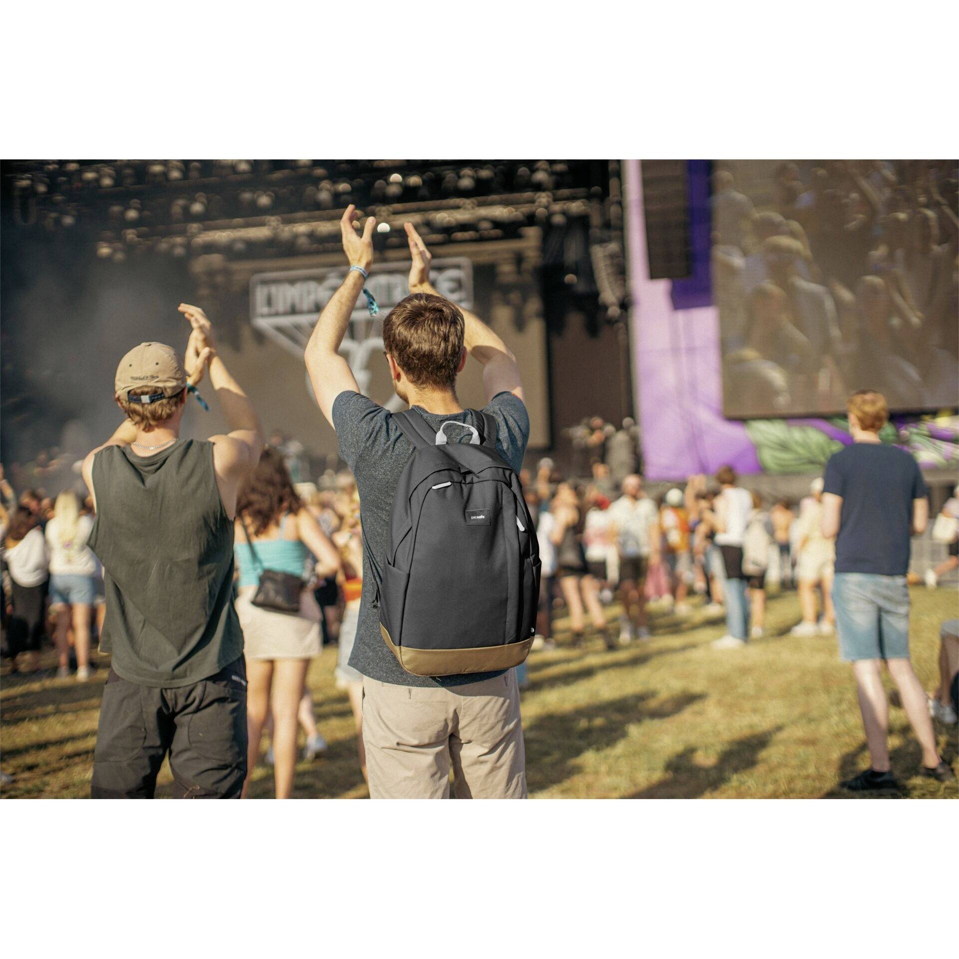 Pacsafe Notebook Rucksack GO 25l Schwarz-13