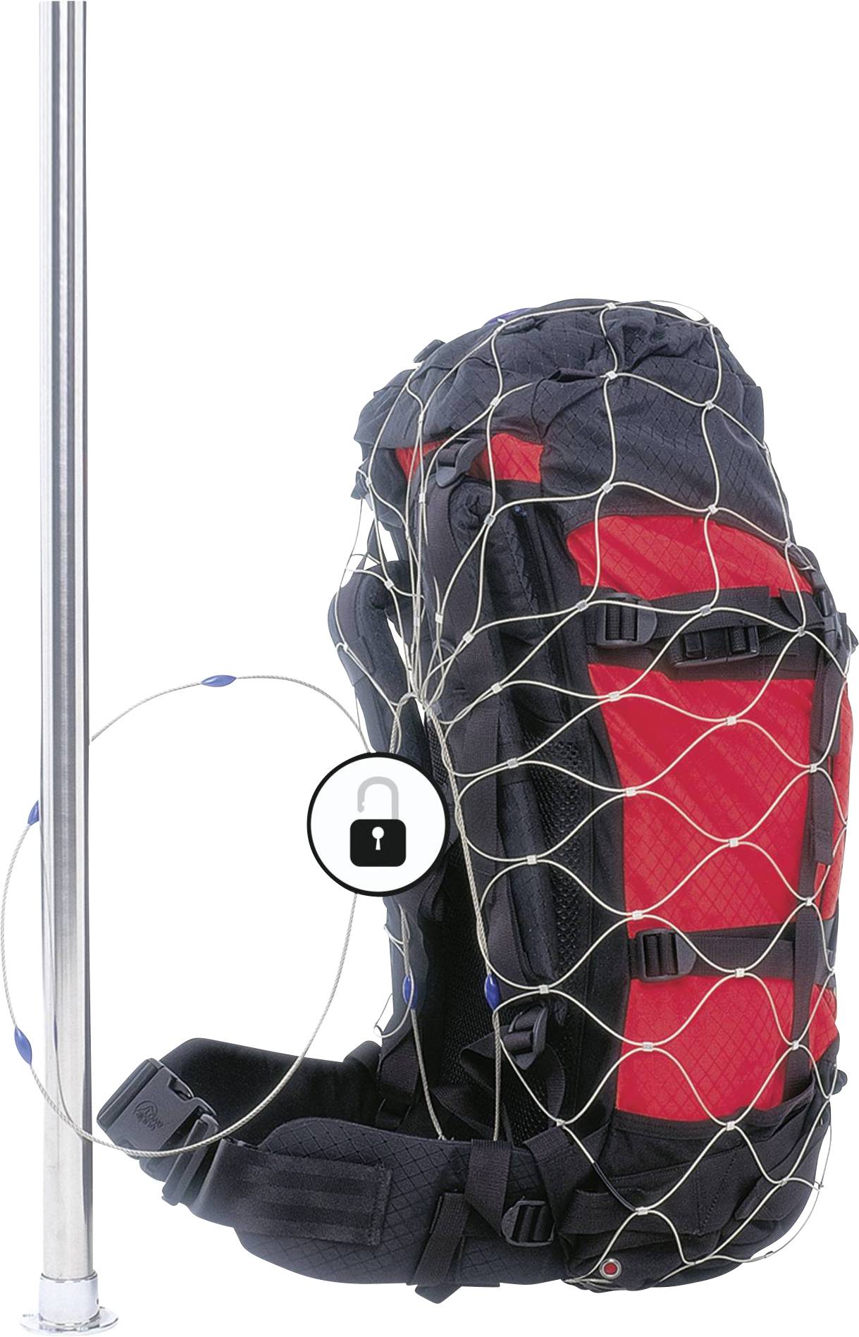 Ein roter und schwarzer Rucksack, der mit einem Metallgitternetz gesichert und an einem Pfahl befestigt ist, symbolisiert Sicherheit oder Diebstahlschutz.