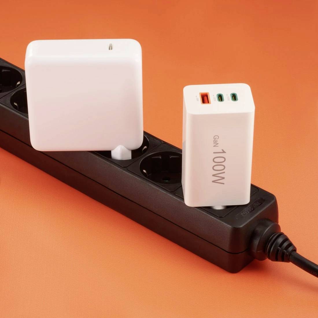 hama 00201997 Schnellladegerät, GaN, 2x USB-C, 1x USB-A, Mini-Ladegerät, PD, 100 W, Weiß-15