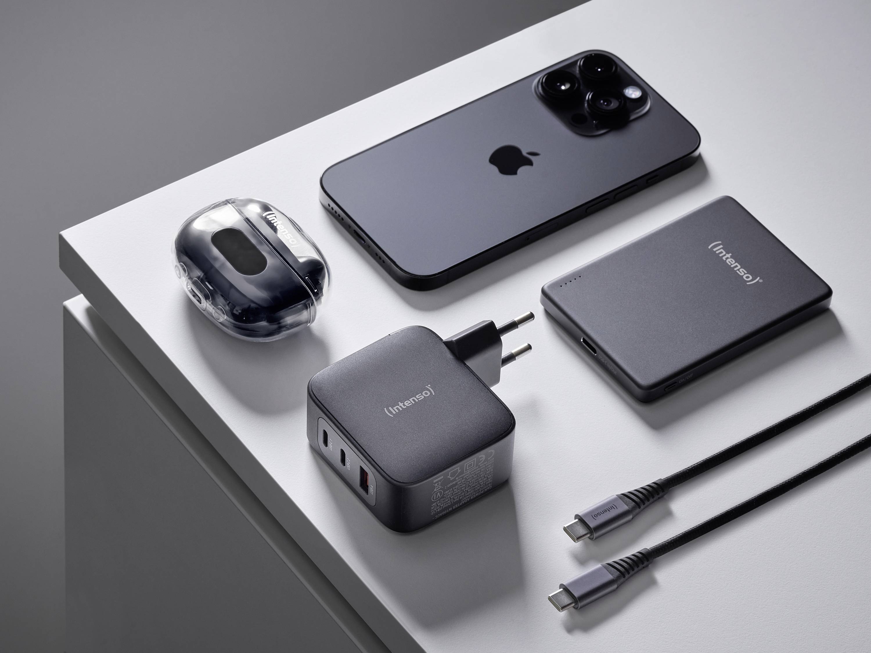 Intenso W100ACC+C520C black USB Ladegerät 100 W 2x USB-C®, 1x USB-A Schwarz-8
