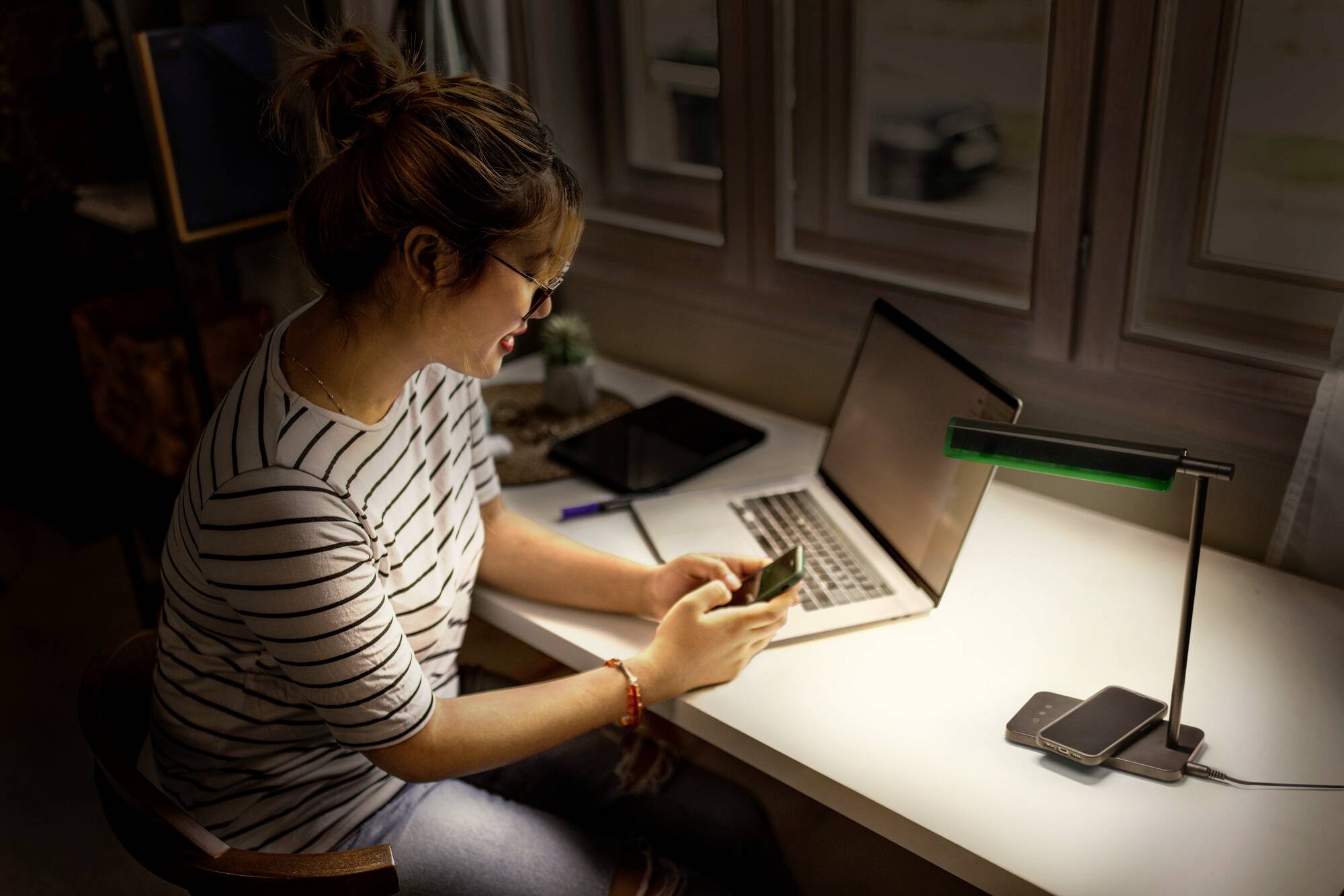 OSRAM HOMELIGHTING Office Line Desk Roof Inductive Charging 19W CCT Dimmable Black 4099854464096 Schreibtischleuchte LED-3