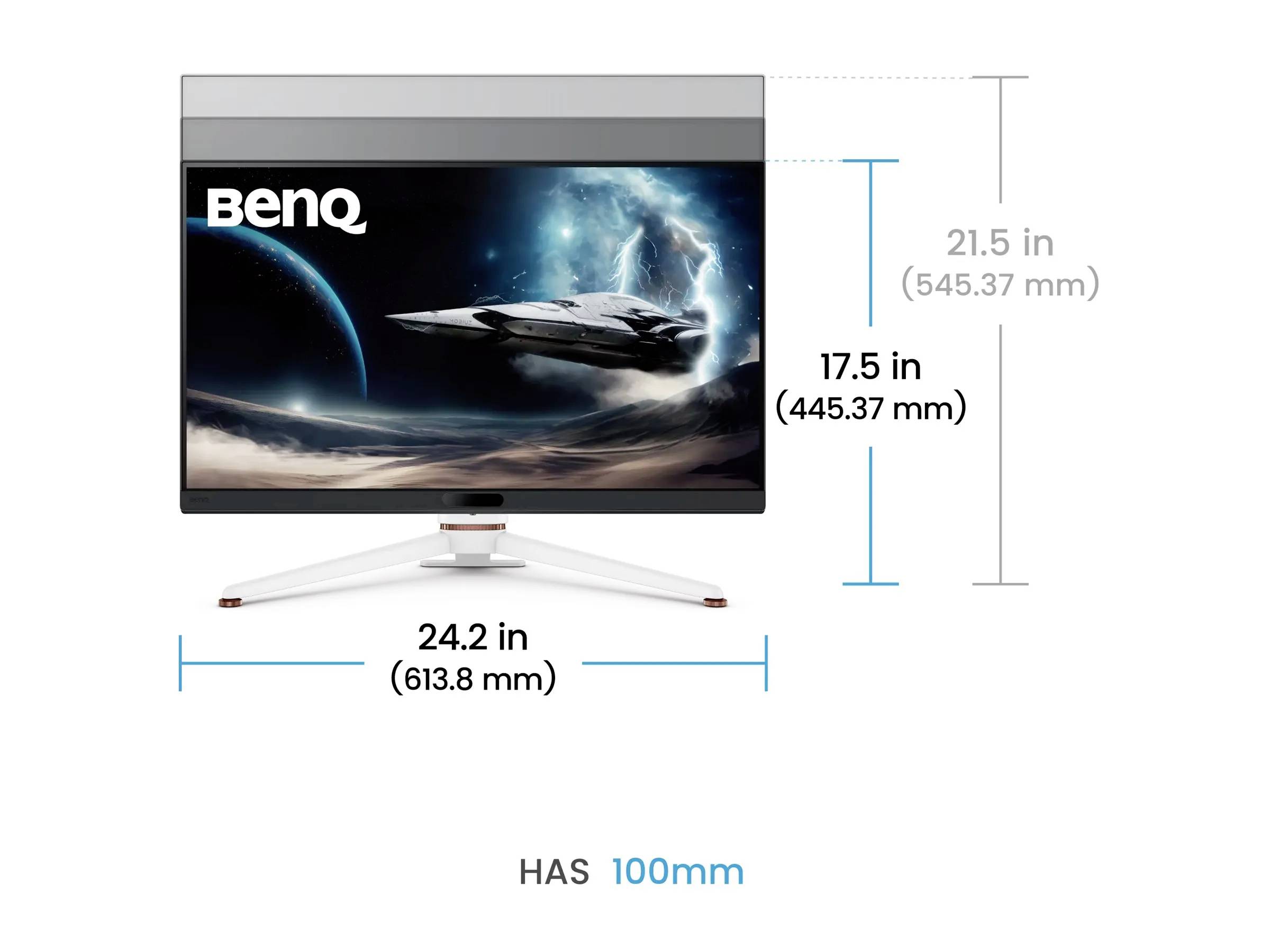BenQ-Monitor, der eine Weltraumszene zeigt; Abmessungen: 24,2 Zoll (613,8 mm) Breite, 17,5 Zoll (445,37 mm) Höhe. Basis mit 100 mm Neigung.