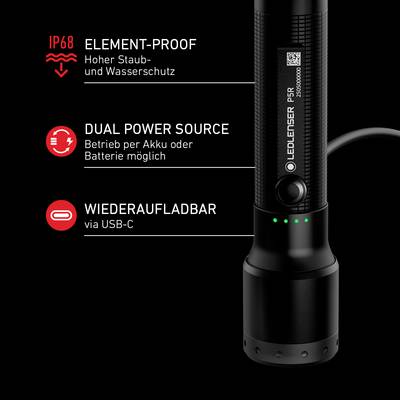 Eine schwarze Taschenlampe mit LED-Anzeige verfügt über 'Dual Power Source', 'IP68-Schutz' und ist 'wiederaufladbar'.