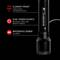 Eine schwarze Taschenlampe mit LED-Anzeige verfügt über 'Dual Power Source', 'IP68-Schutz' und ist 'wiederaufladbar'.
