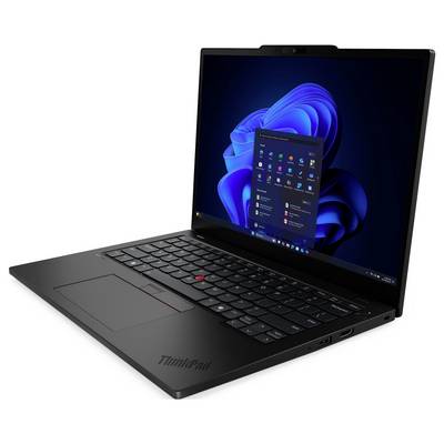 Ein schlankes, schwarzes Laptop mit sichtbarem Microsoft Windows 11 Bildschirm. Die physische Tastatur und das Trackpad sind markante Elemente im Design.