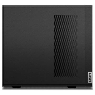 Ein schwarzer Lenovo-Computertower mit einer gelochten Seitenwand zur Belüftung, vor einem schlichten Hintergrund.