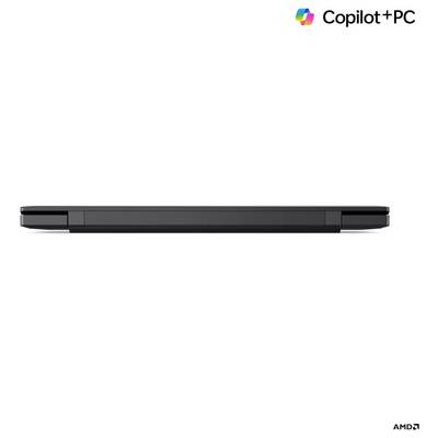 Ein schlanker, geschlossener Laptop, von der Seite betrachtet, mit dem 'Copilot + PC' Logo in der Ecke, der ein minimalistisches Design präsentiert.