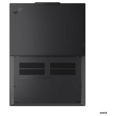 Unterseite eines Laptops mit Luftöffnungen, Produktmarkierung mit 'ThinkPad' und 'AMD' Logos, die Design- und Kühlungseigenschaften hervorheben.