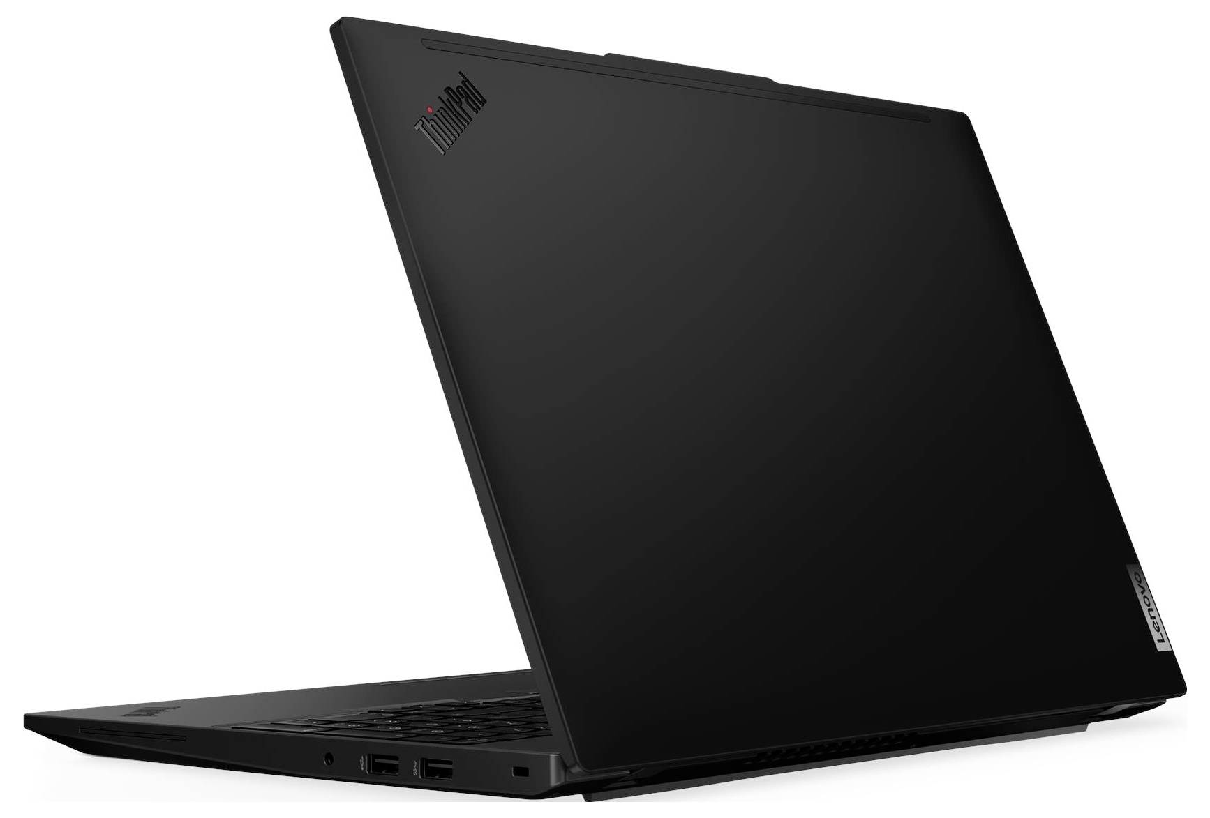 Ein schwarzer Laptop, der in Dreiviertelansicht gezeigt wird, mit teilweise geöffnetem Deckel, der ein minimalistisches Design und das Markenlogo in der oberen linken Ecke aufweist.