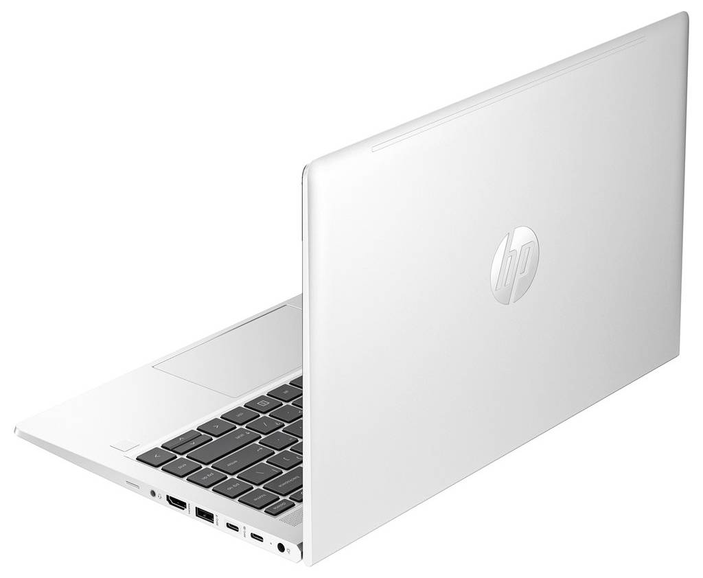 Ein schlanker, silberner Laptop mit dem Logo auf dem Deckel, der teilweise geöffnet ist und eine dezente Tastatur sowie verschiedene Anschlüsse an der Seite zeigt.