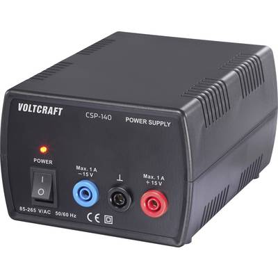Ein schwarzes Voltcraft CSP-140 Stromversorgungsgerät mit einem Stromschalter und Anzeigeleuchten für Spannungs- und Stromstärkeeinstellungen, das zwei rote und einen blauen Steckeranschluss zeigt.