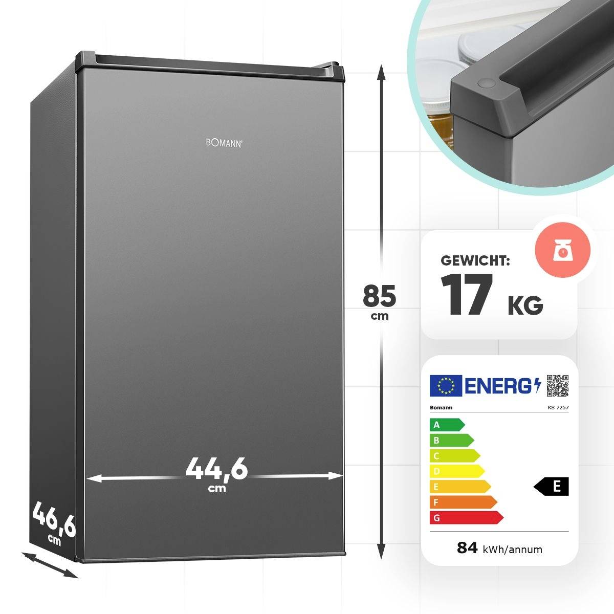 Schwarzer Bomann-Kühlschrank mit Seitenansicht und Abmessungen: 44,6 cm Breite, 46,6 cm Tiefe, 85 cm Höhe. Energieeffizienzklasse: E, 84 kWh/Jahr. Gewicht: 17 kg.