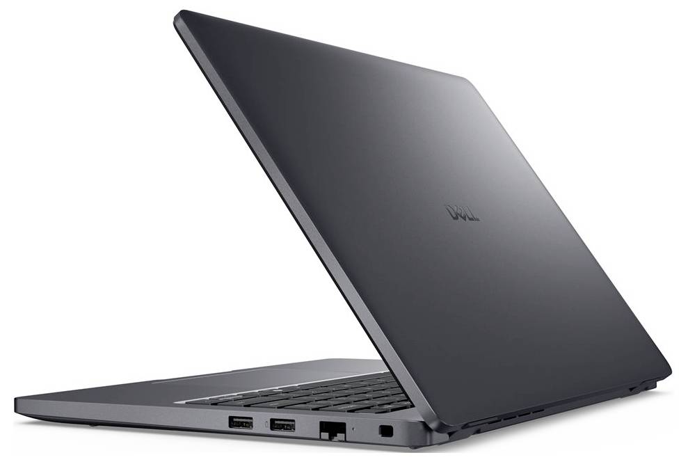 Ein silberner Laptop ist teilweise geöffnet und zeigt seine linke Seite mit sichtbaren USB-Anschlüssen und Tastatur. Das Gerät ist nach rechts geneigt.